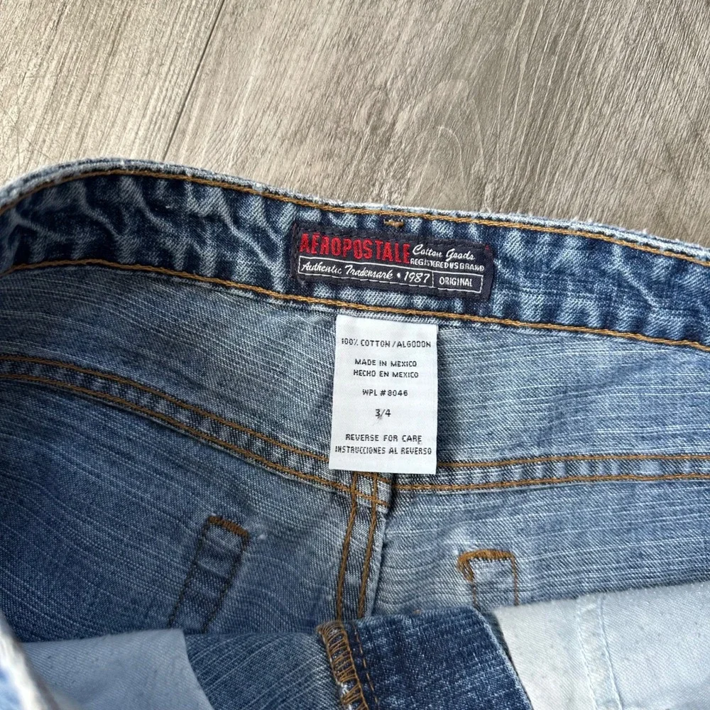 Y2K Aeropostale Blue Denim Shorts Women's 3/4 Mid Rise Raw Hem Pockets